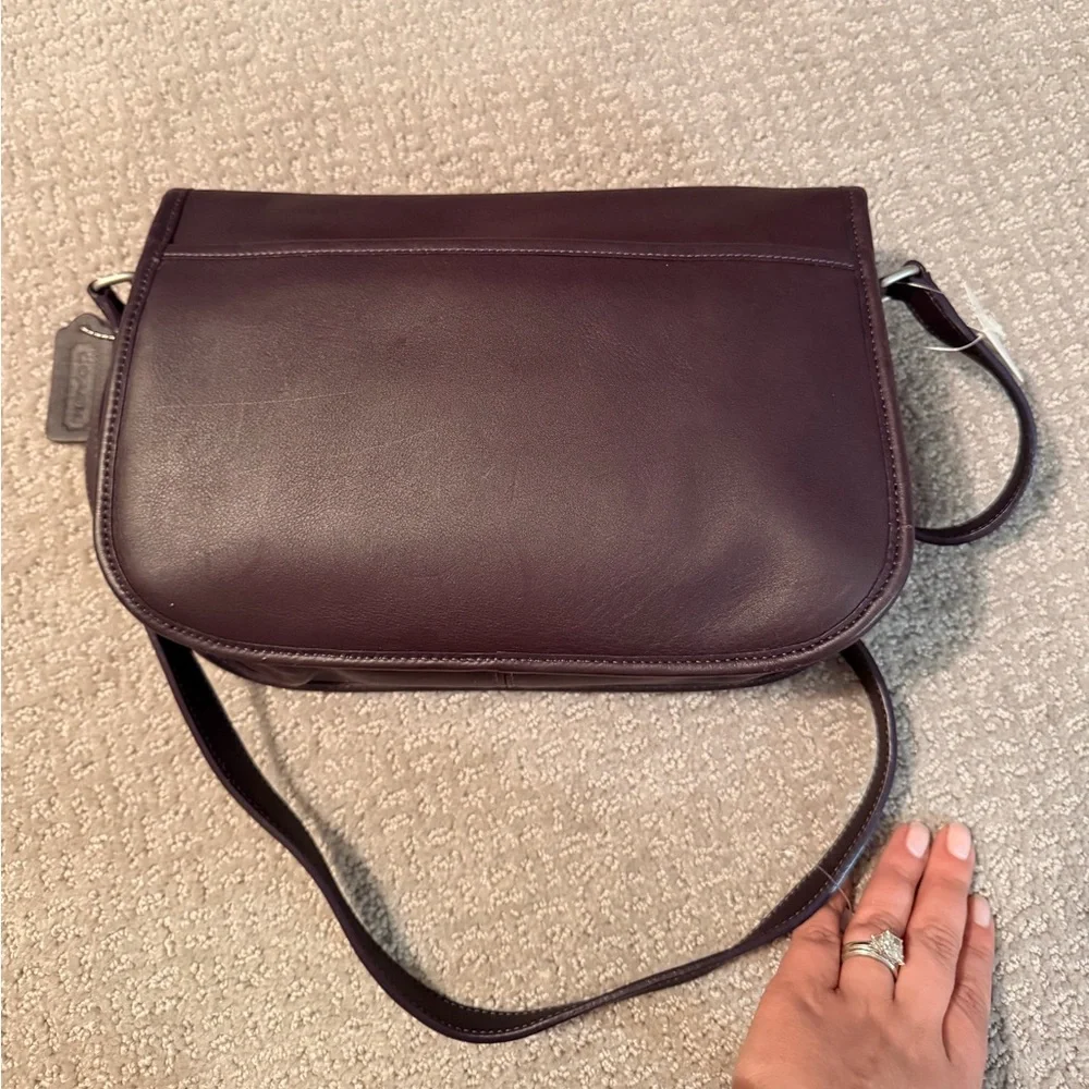 Vintage eggplant coach city bag Classic Leather Crossbody Bag in aubergine - Picture 12 of 15